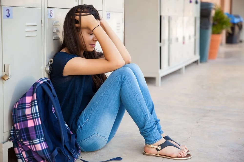 BACK-TO-SCHOOL STRESS CAN COINCIDE WITH THE ONSET OF MENTAL ILLNESS IN SOME ADOLESCENTS