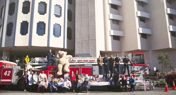 Hospital Employees and Physicians Brighten the Holidays for Less Fortunate Culver City Children